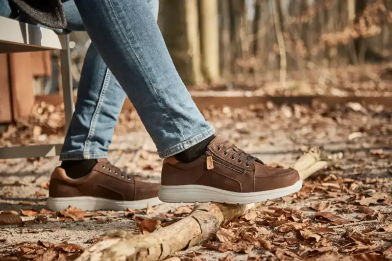 Men´s shoe with lace and zip